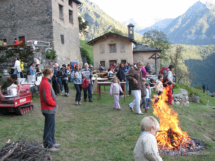 pusdosso 091.jpg - Il fuoco...anche per scaldare un pochino...